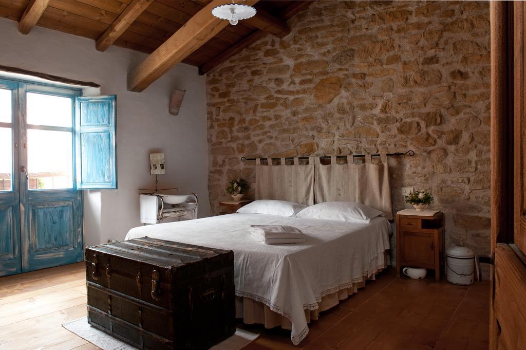 Bed and Breakfast Domu Antiga Gergei Exteriér fotografie
