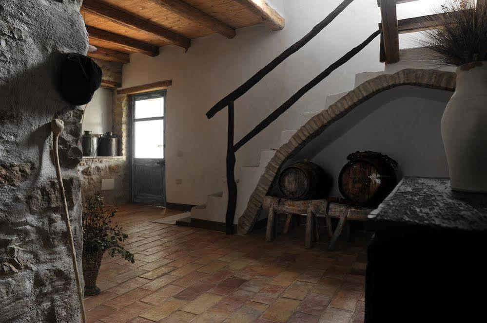 Bed and Breakfast Domu Antiga Gergei Exteriér fotografie